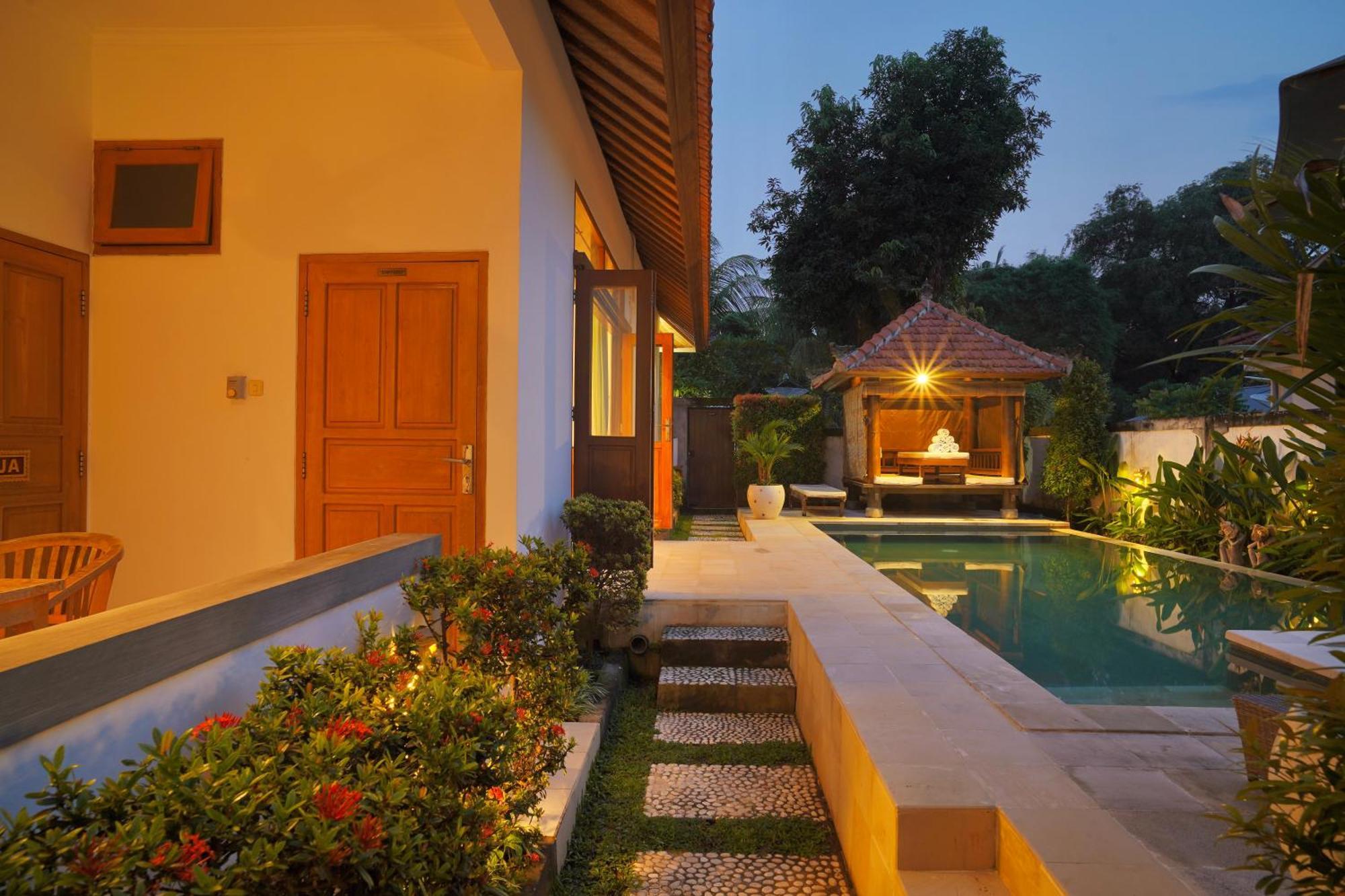 Villa Seruni Lovina Екстериор снимка