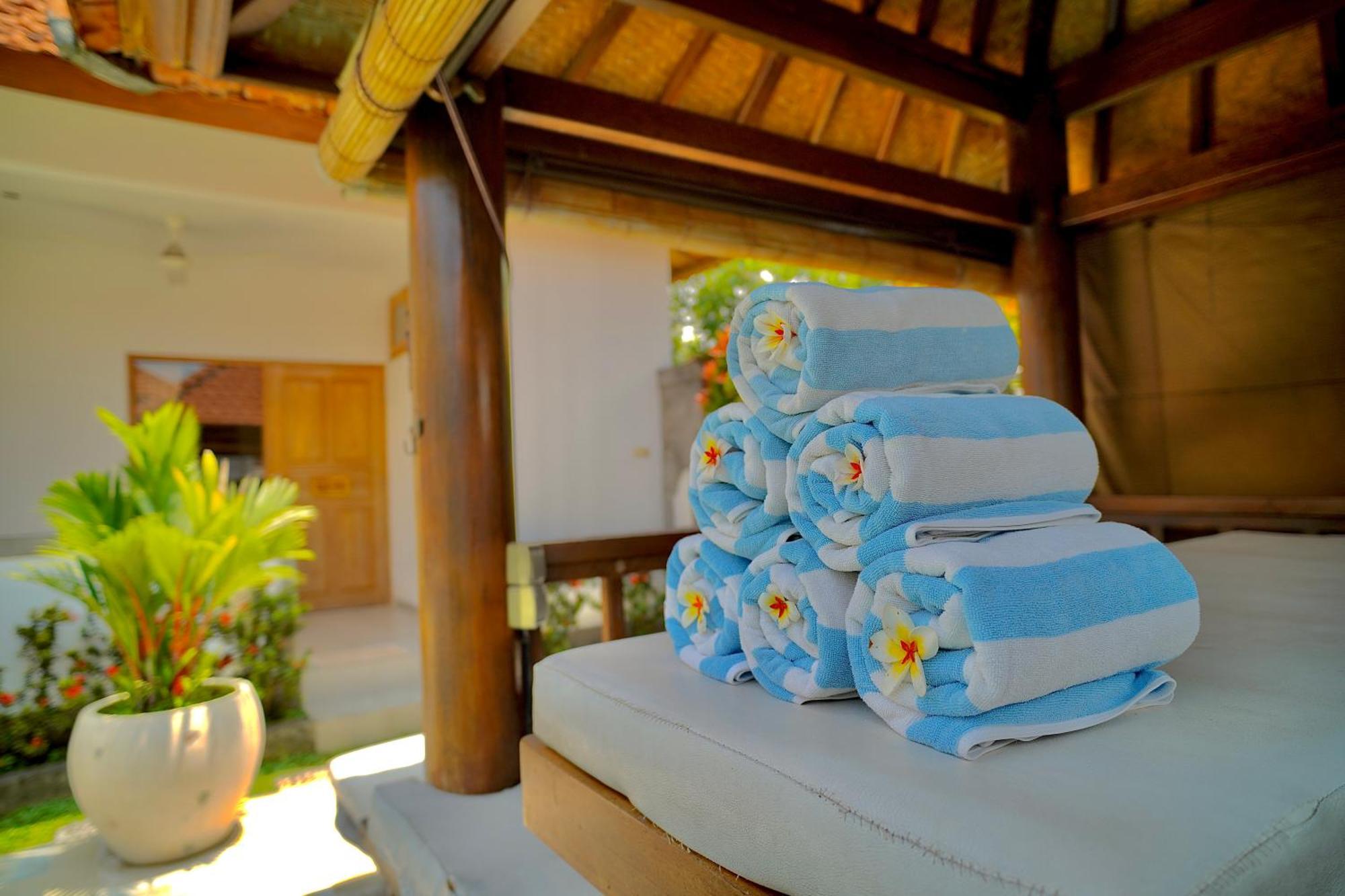 Villa Seruni Lovina Екстериор снимка
