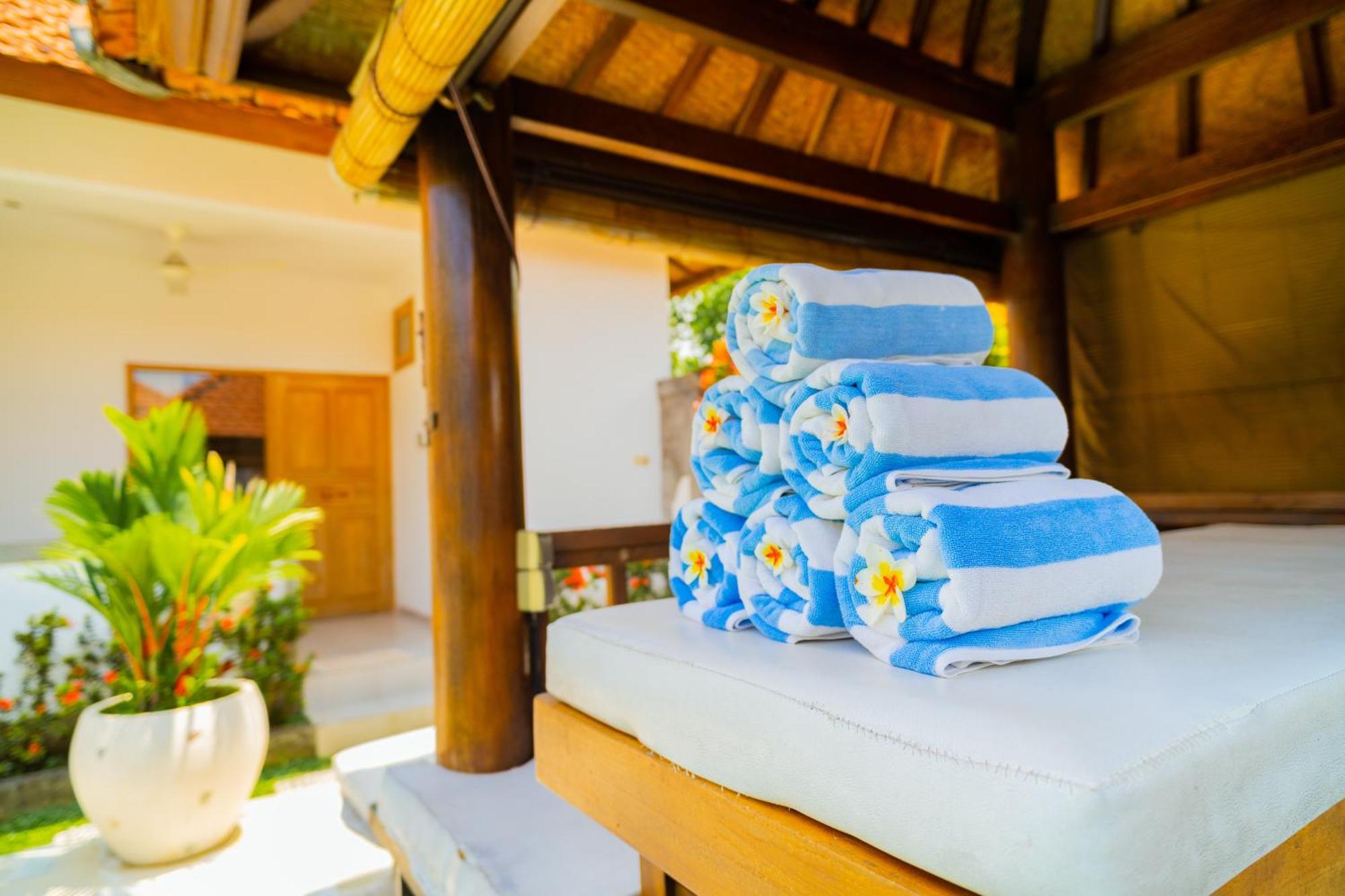 Villa Seruni Lovina Екстериор снимка