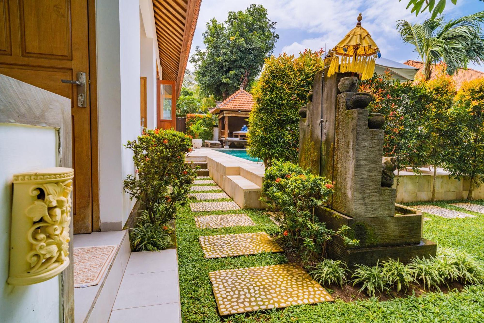 Villa Seruni Lovina Екстериор снимка